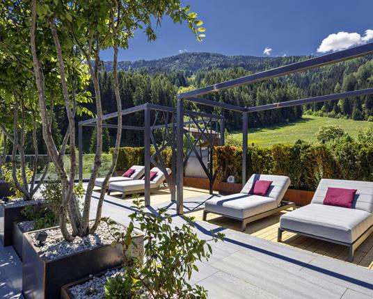 Liegen auf der Dachterrasse