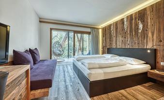 Alex Natural Wood Room with conservatory