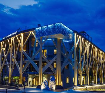 Hotel Ratschingerhof at evening