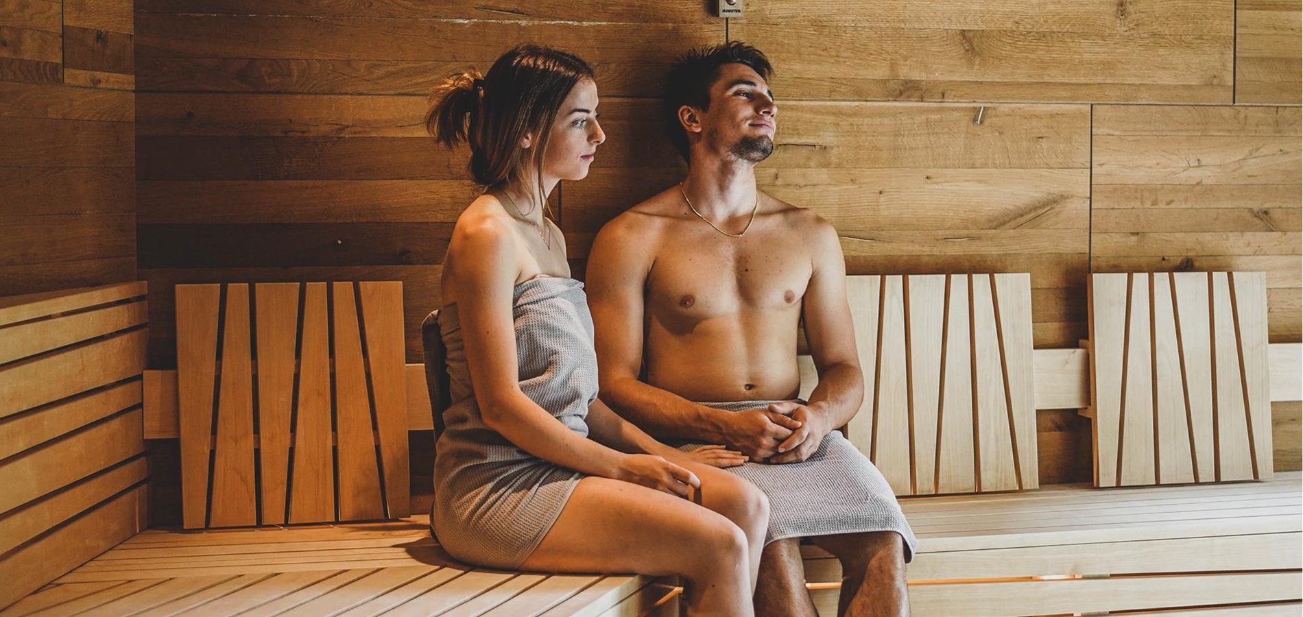 Coppia nella sauna