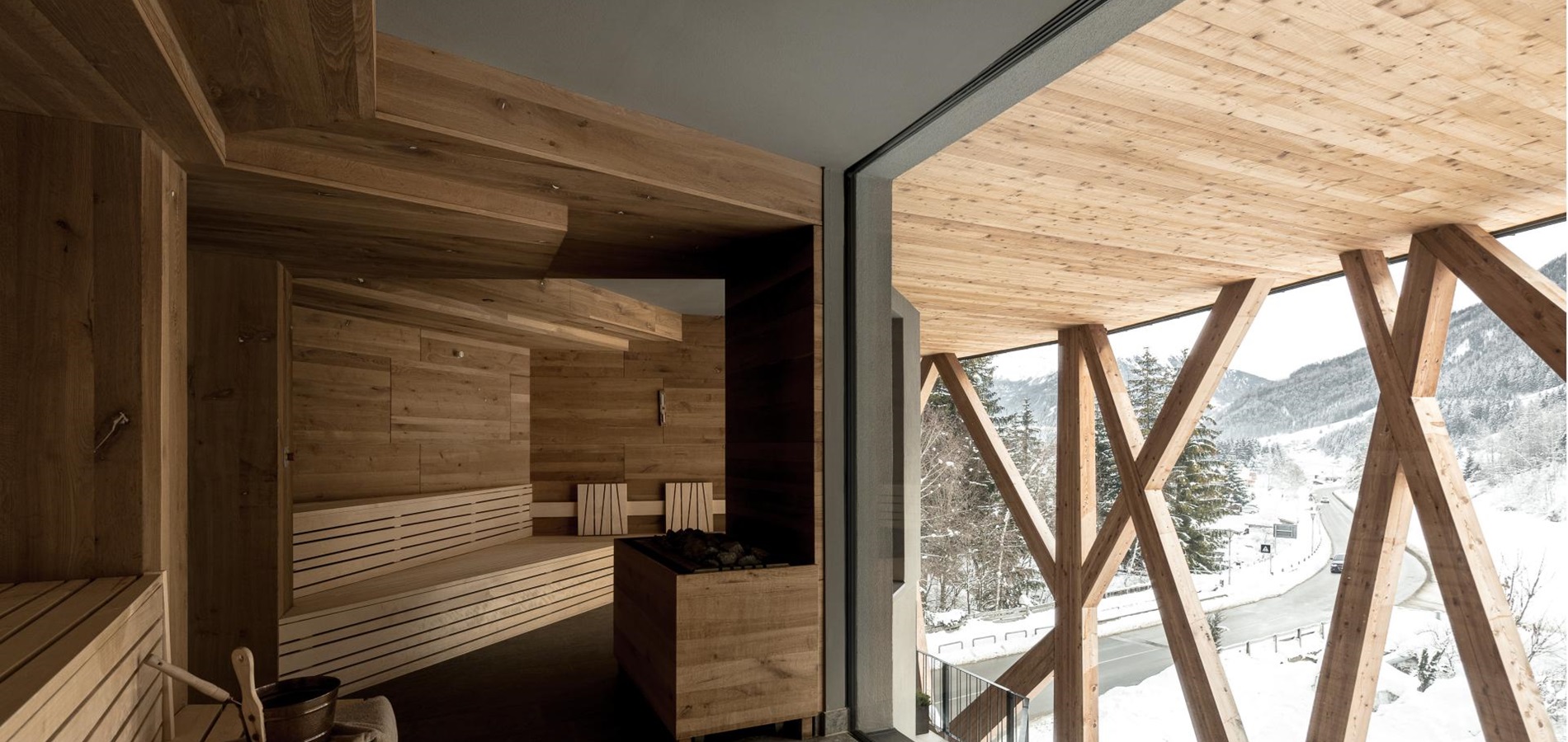 The panorama sauna in winter